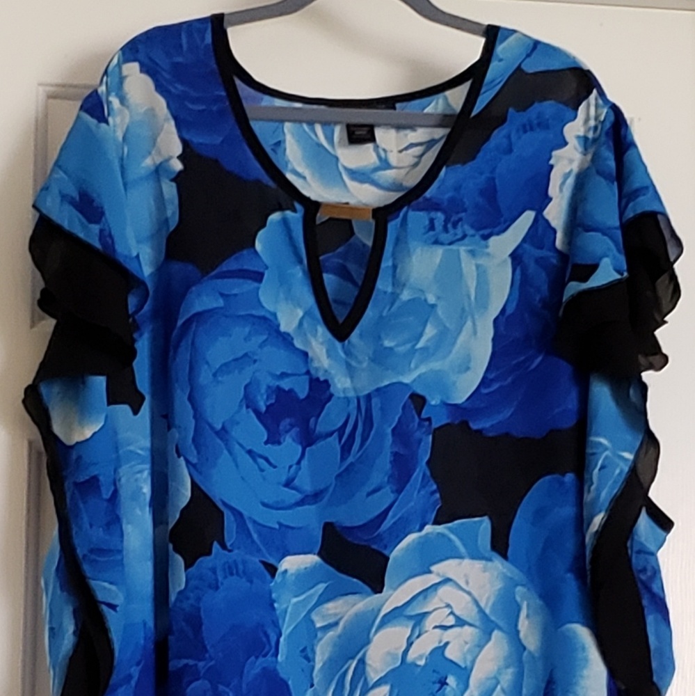 Ashley Stewart size 30/32 short sleeve shirt